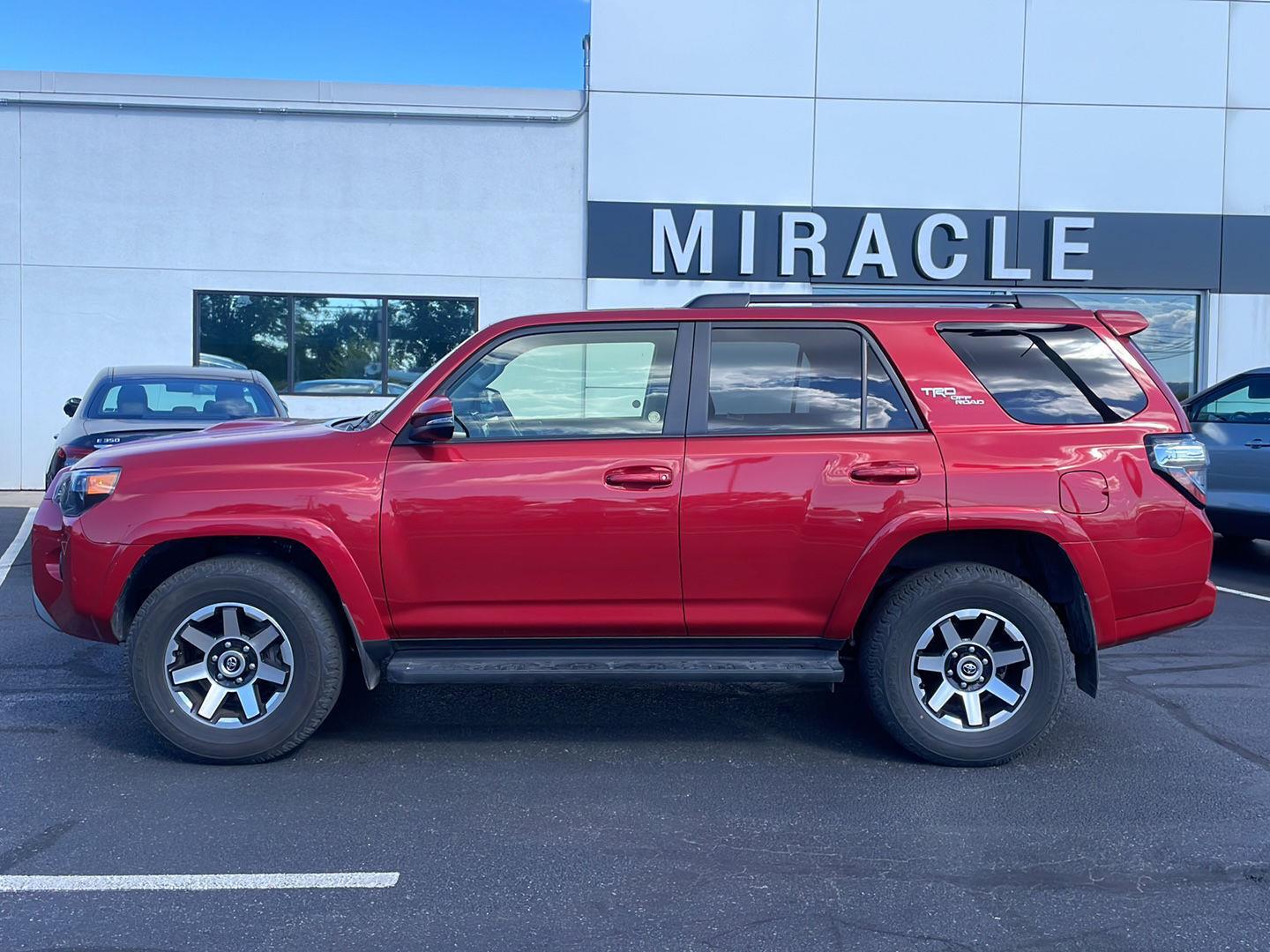 2024 Toyota 4Runner TRD Premium photo 2