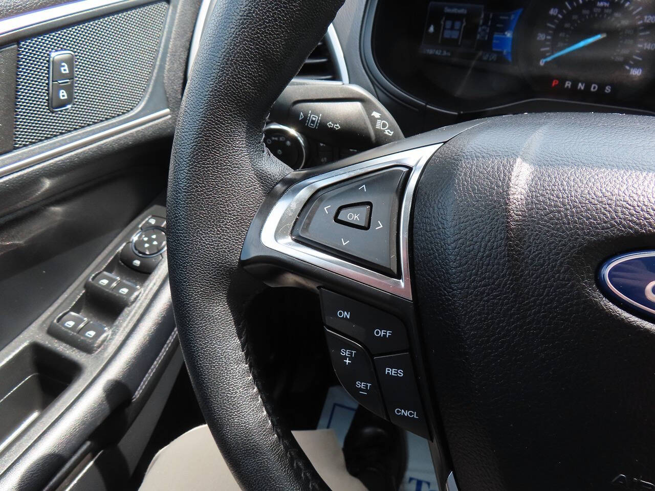 2022 Ford Edge SEL photo 14