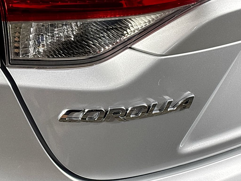 2023 Toyota Corolla LE photo 22