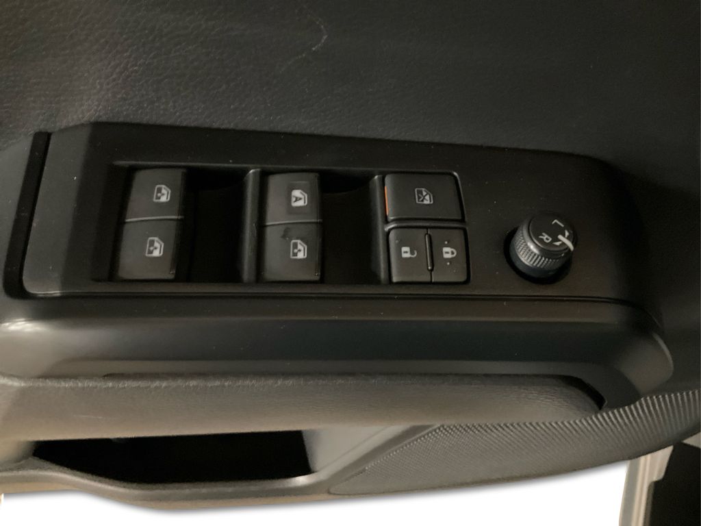 2022 Toyota Tacoma SR photo 28