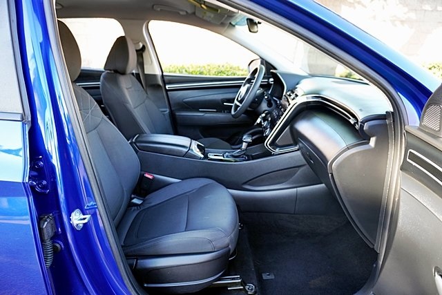 Used 2024 Blue Hyundai SE image 10