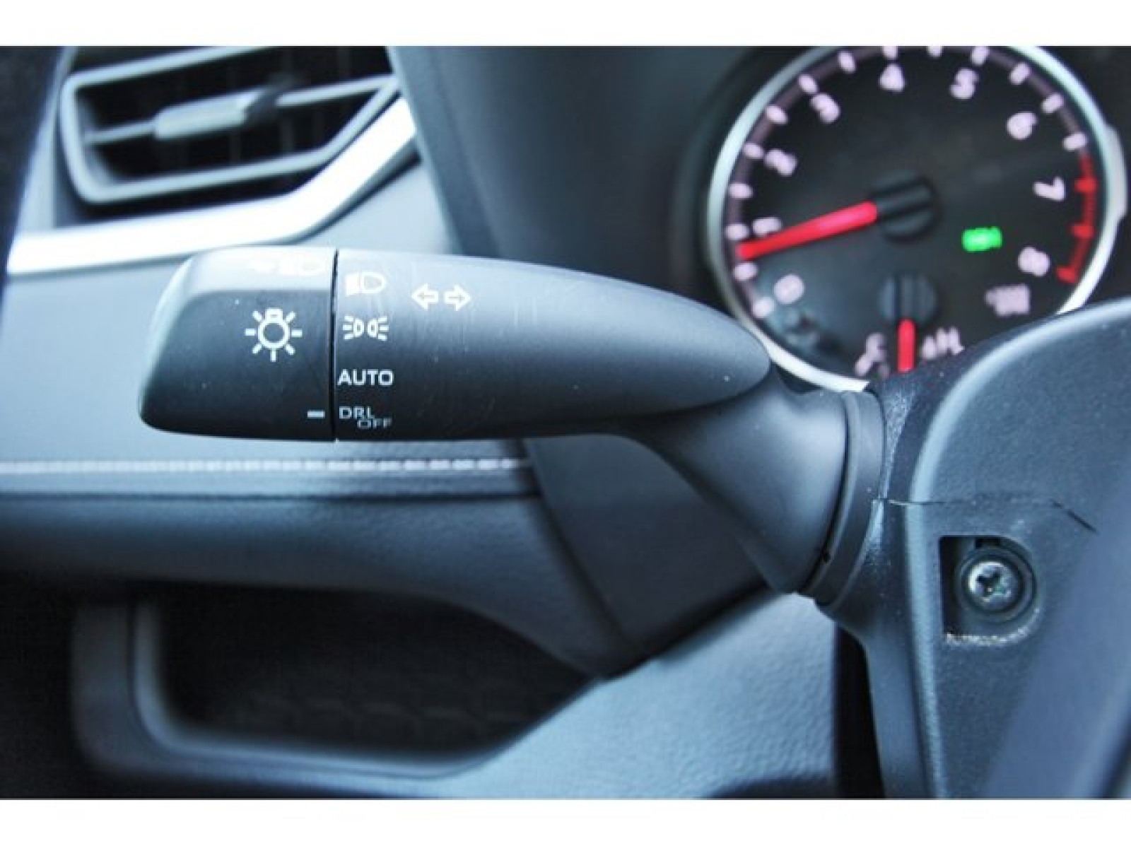 2022 Toyota RAV4 XLE Green at TX Auto Group