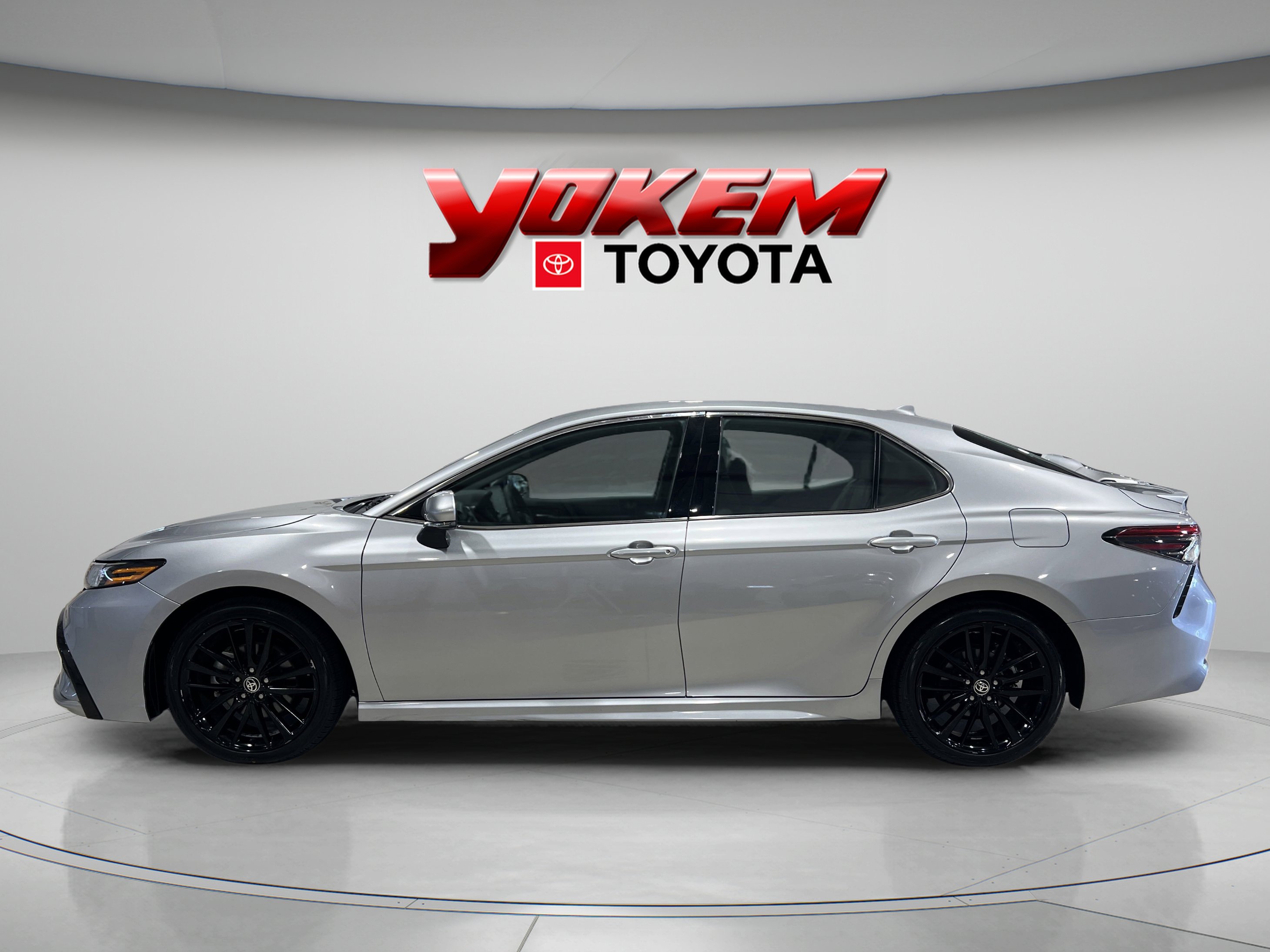 2023 Toyota Camry XSE photo 2