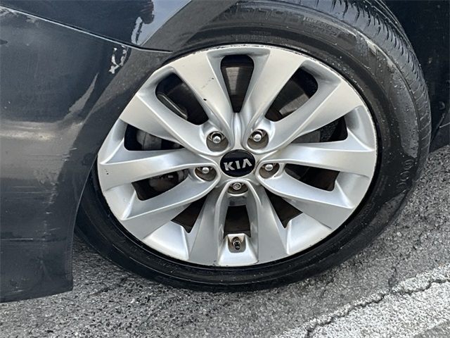 Used 2018 Kia Optima EX with VIN 5XXGU4L39JG234279 for sale in Seekonk, MA