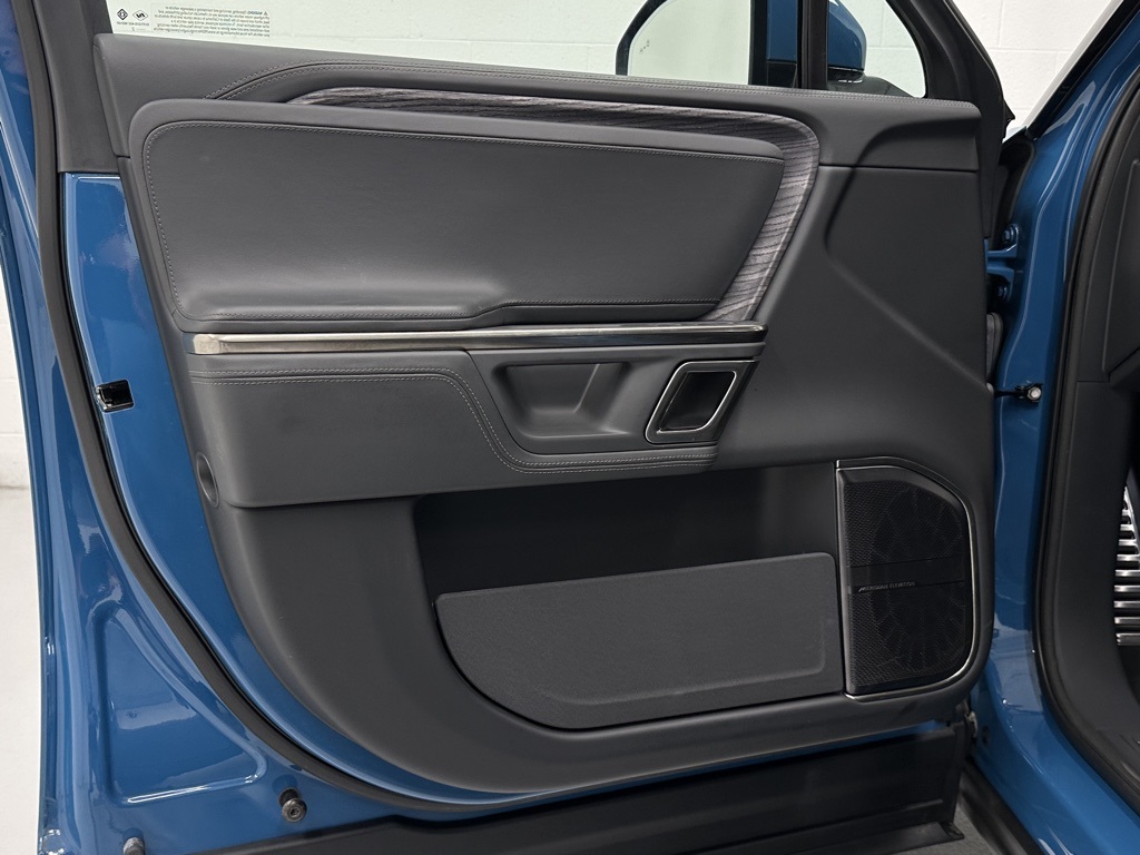 2022 Rivian R1T Launch Edition photo 21
