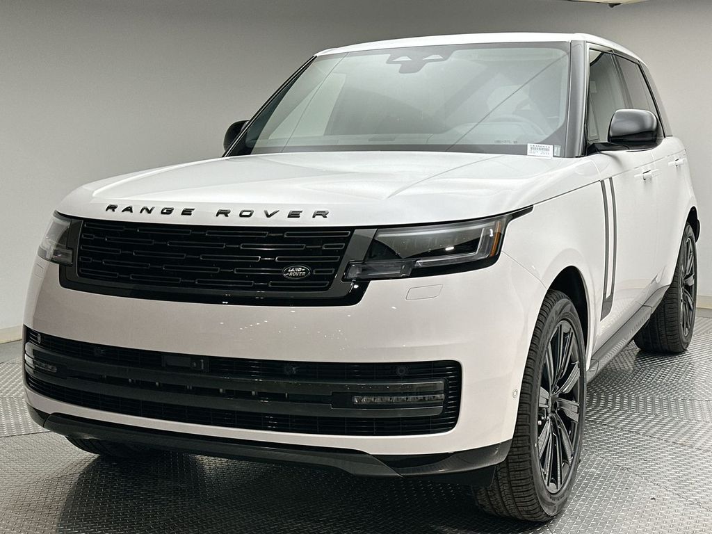 2026 Land Rover Range Rover SE's photo