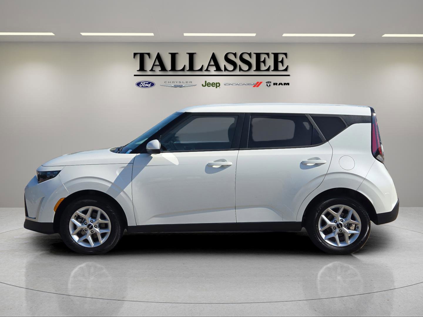 2024 Kia Soul LX photo 12