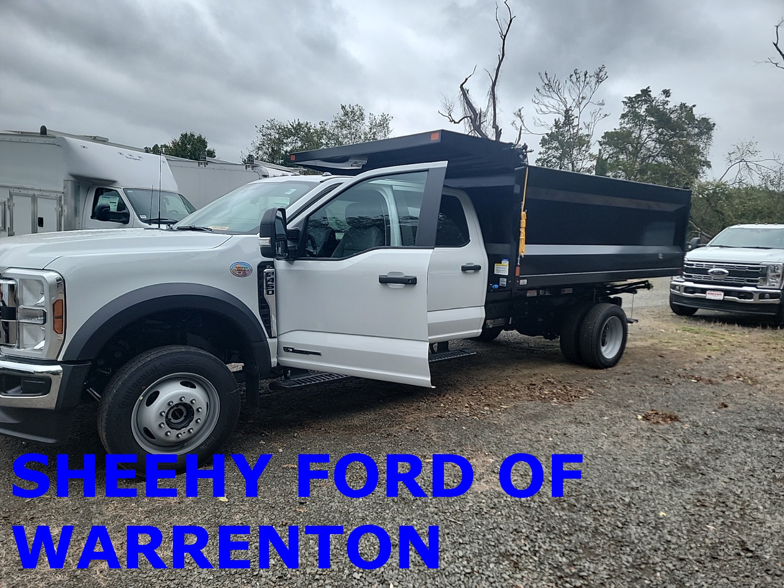2026 Ford F-450 Super Duty Chassis Cab XL's photo