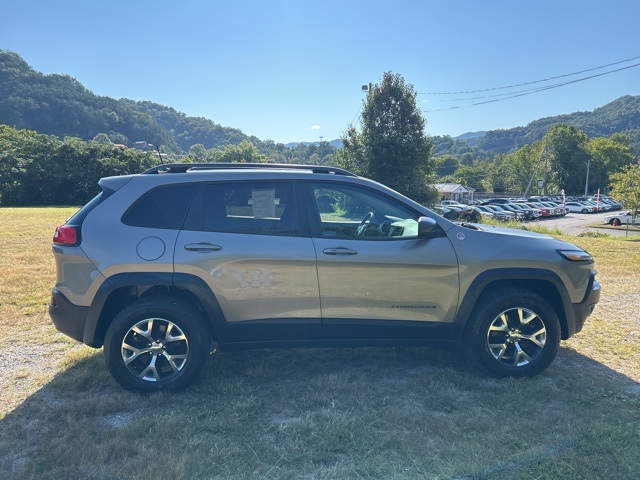 2016 Jeep Cherokee Trailhawk photo 8