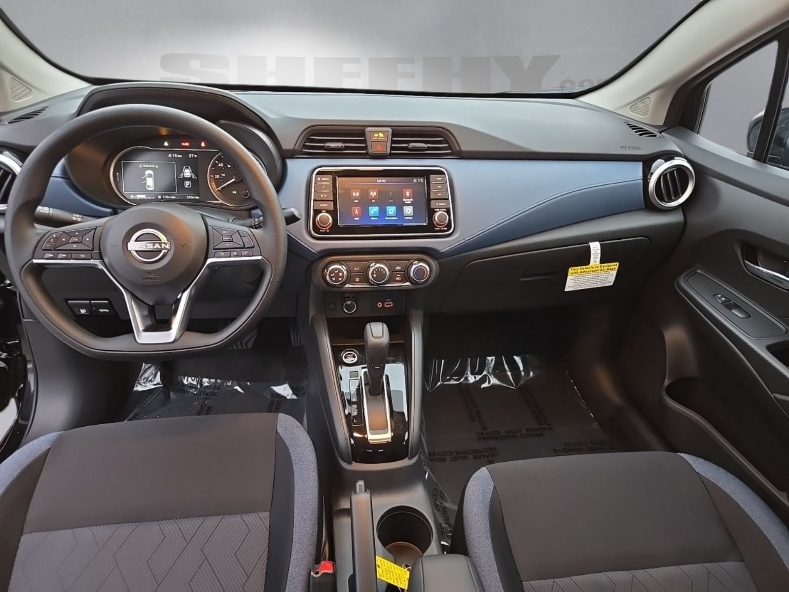 2025 Nissan Versa 1.6 SV photo 3
