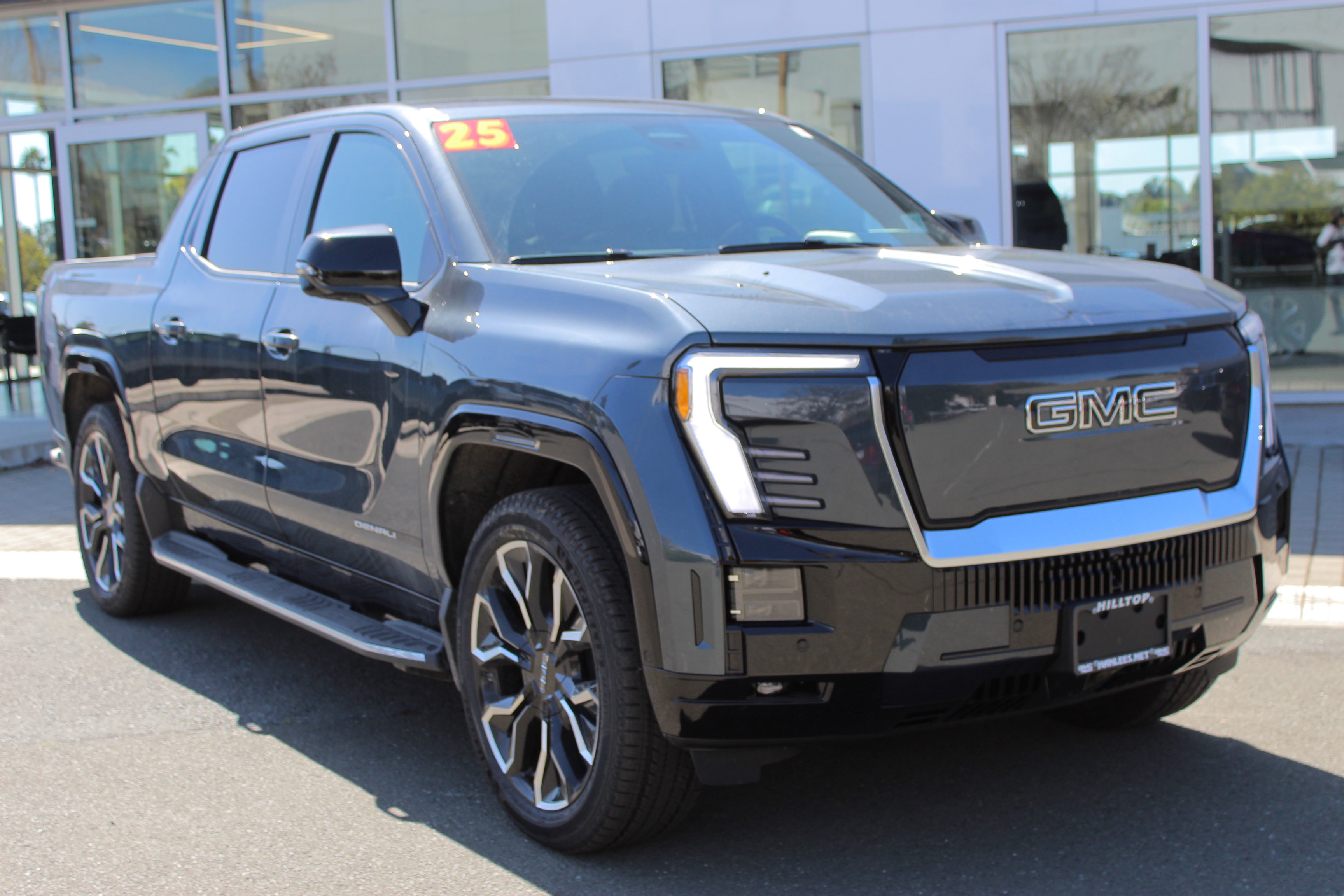 2025 Gmc Sierra EV Denali photo 4