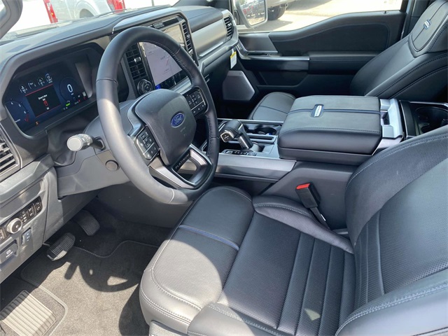 2025 Ford F-150 Platinum photo 9
