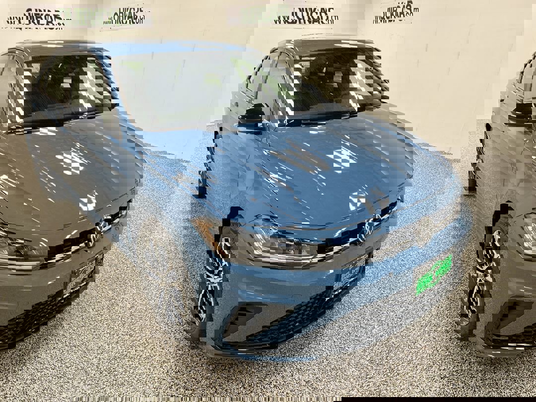 2025 Volkswagen Jetta Sport photo 3