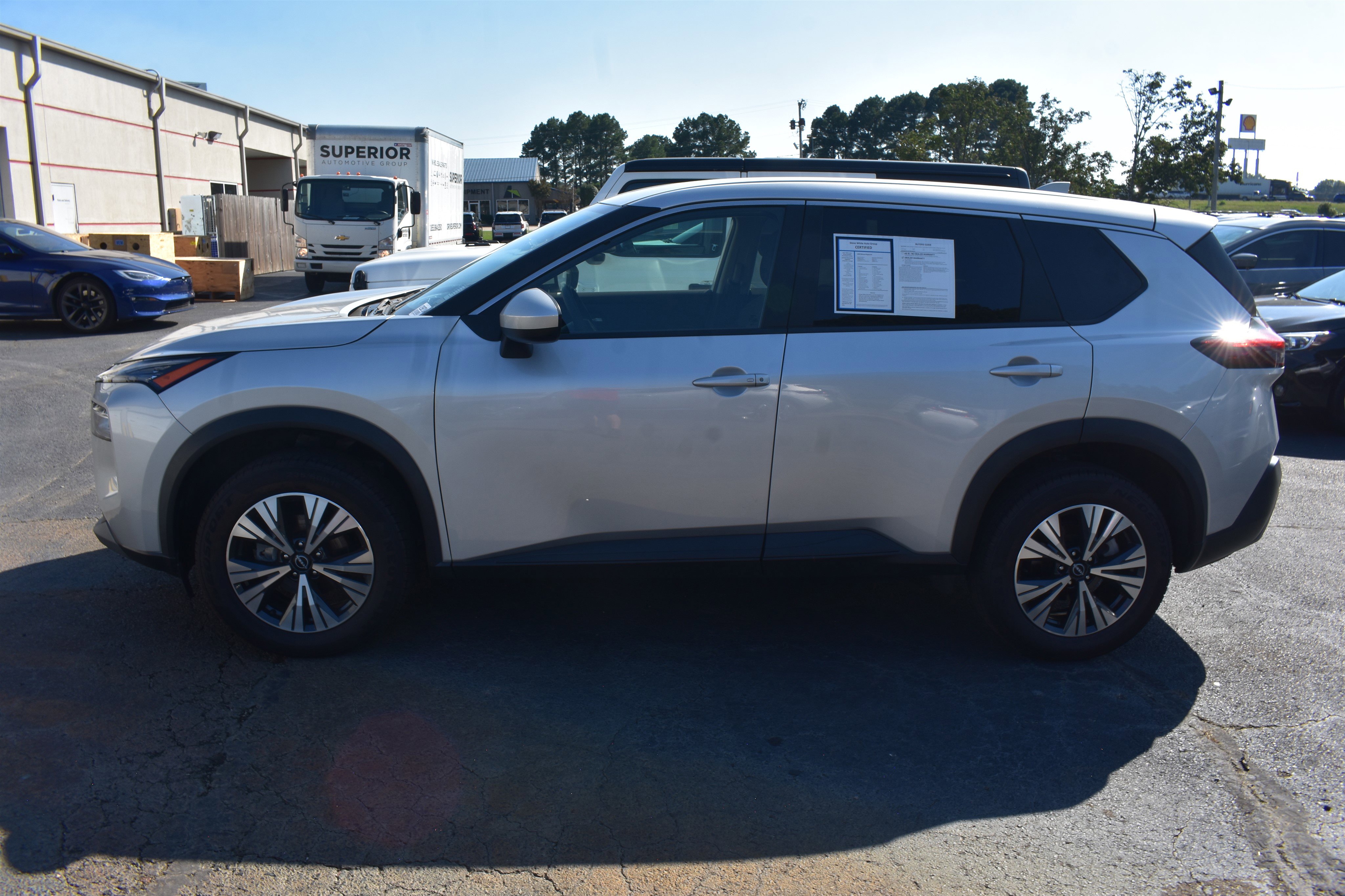 2023 Nissan Rogue SV photo 4