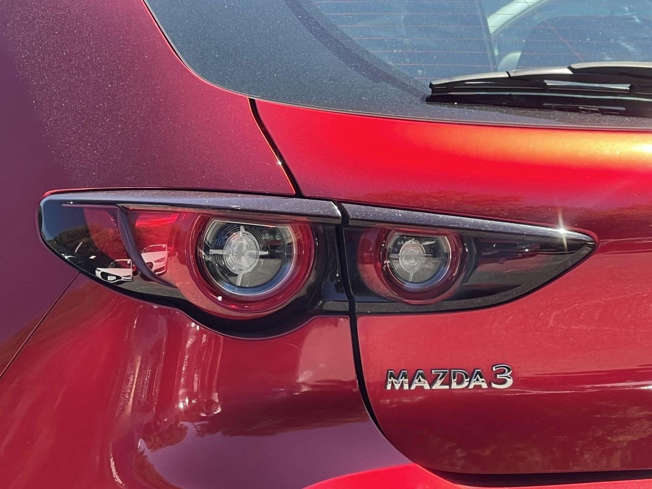 2022 Mazda Mazda3 Hatchback Premium photo 7