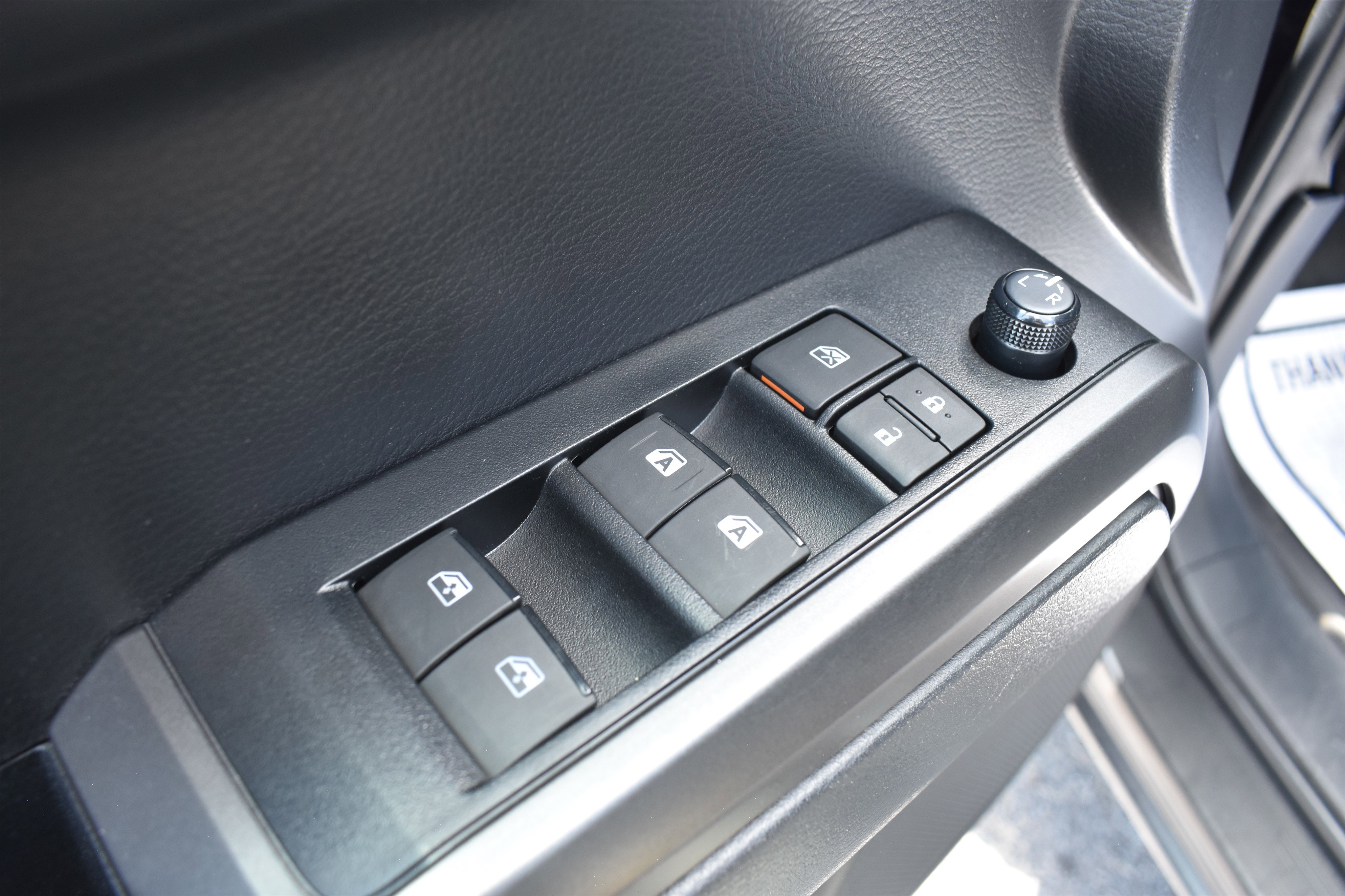 2022 Toyota Tacoma SR5 photo 4