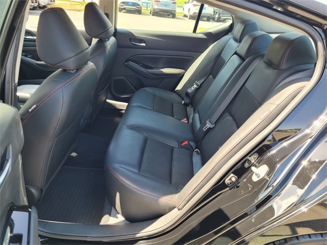 2023 Nissan Altima 2.5 SR photo 6