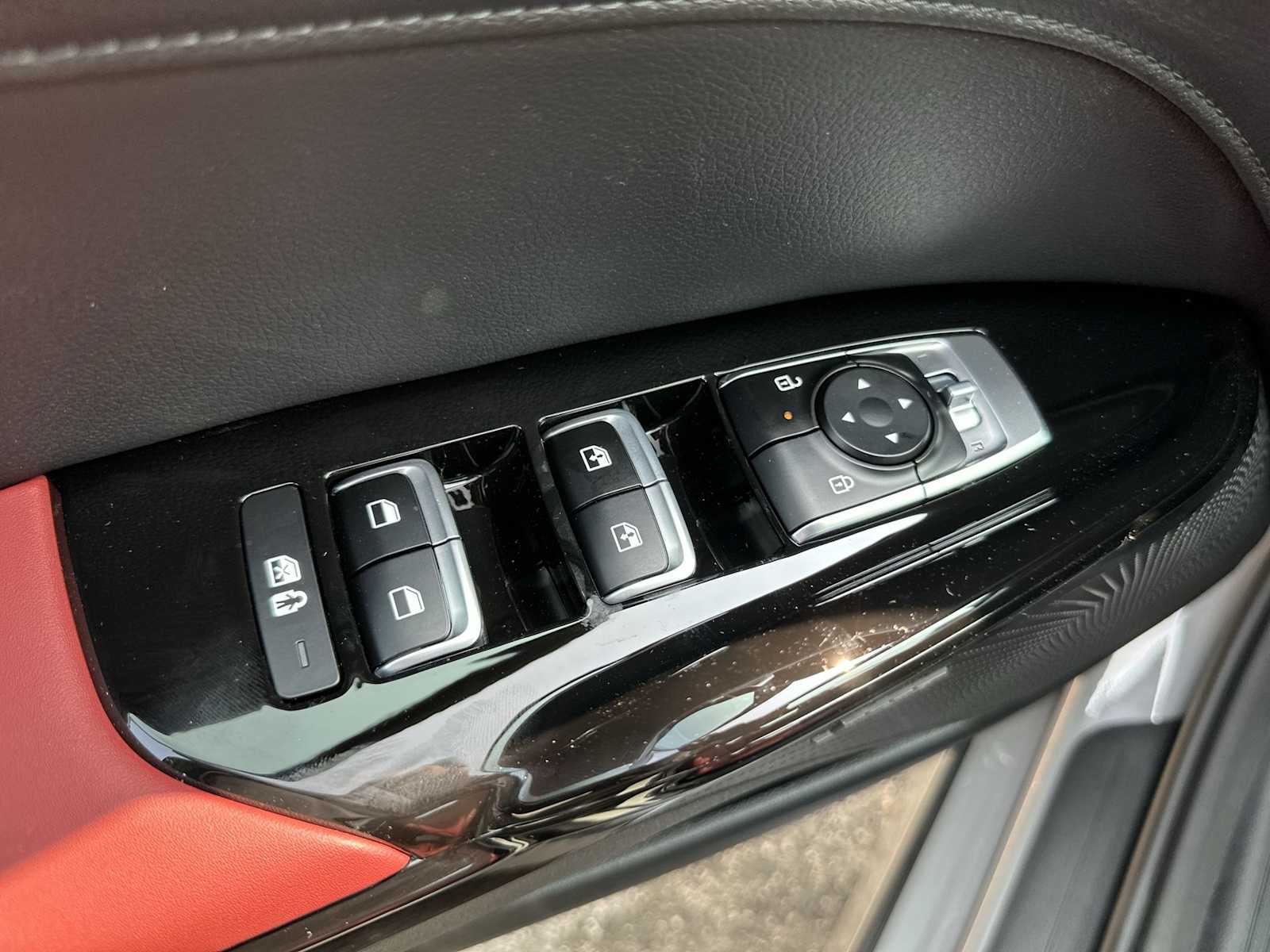 2025 Kia K5 GT-Line photo 5