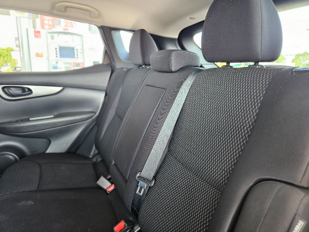 2022 Nissan Rogue Sport S photo 25