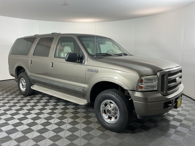 2005 Ford Excursion Limited photo 3