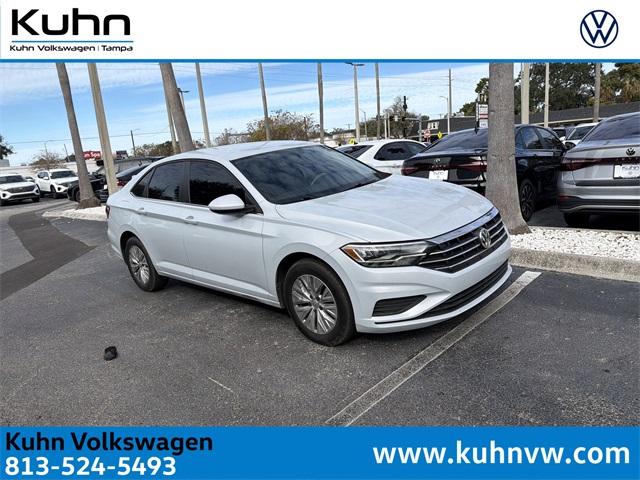 2019 Volkswagen Jetta R-Line's photo
