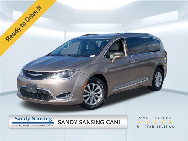 2018 Chrysler Pacifica Touring L's photo