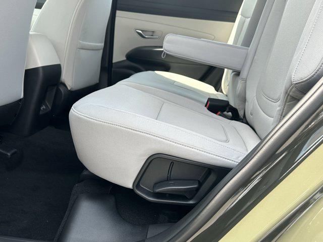 2025 Hyundai Tucson SE photo 17