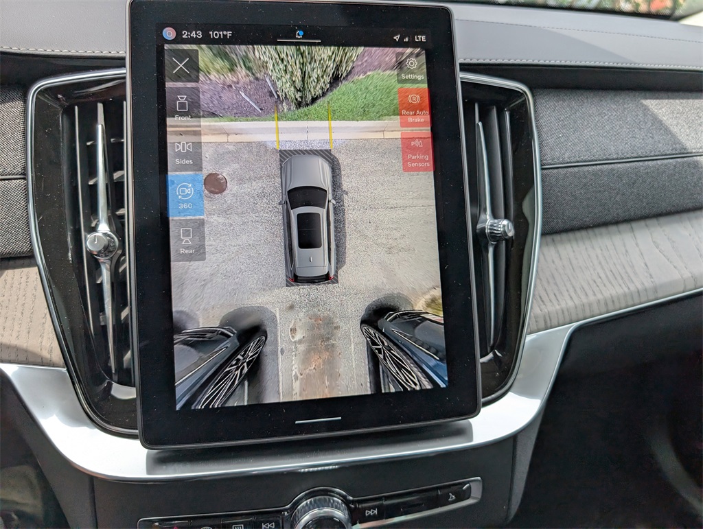 2025 Volvo XC90 T8 photo 21