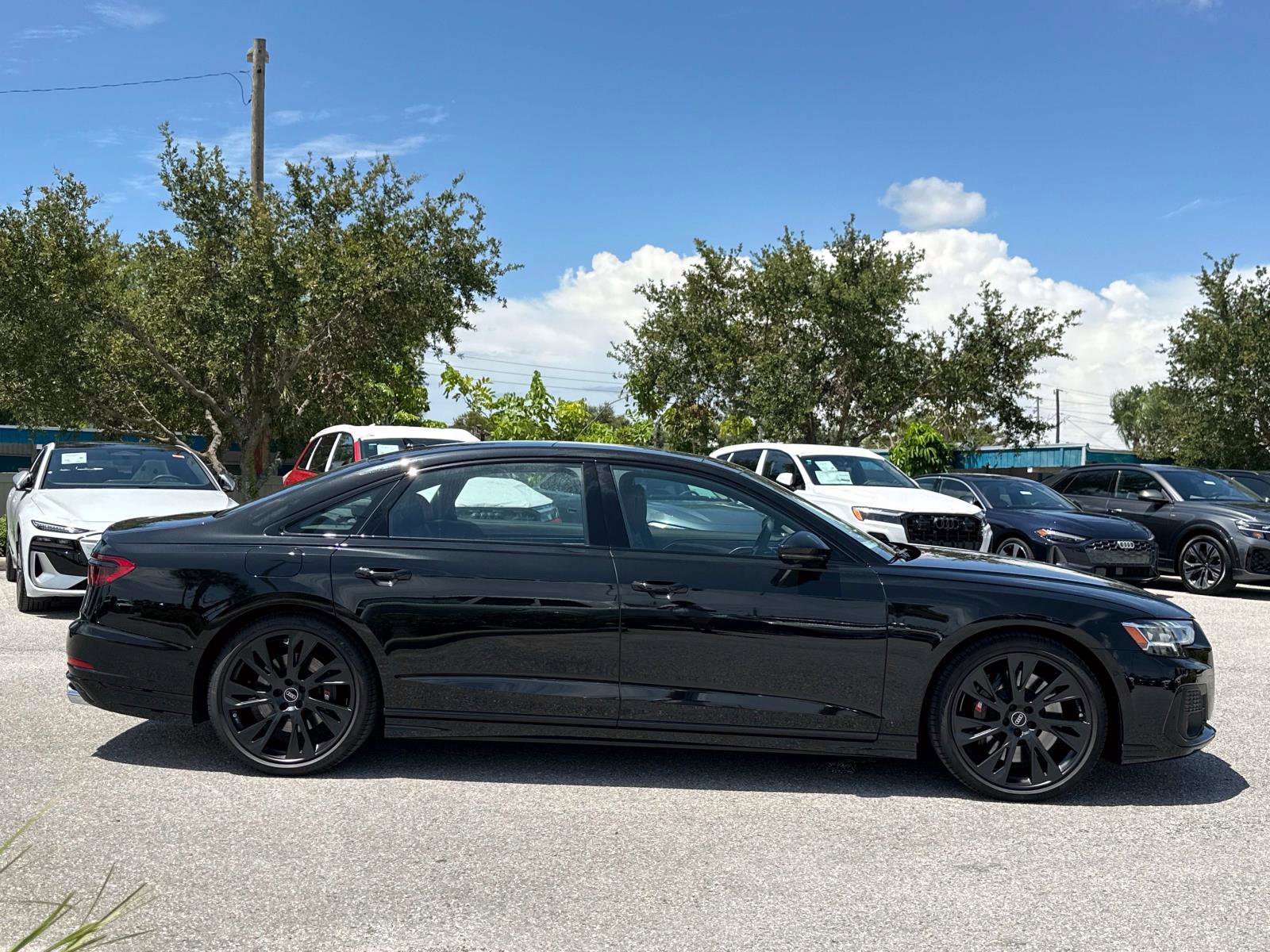 2025 Audi S8 4.0T photo 3