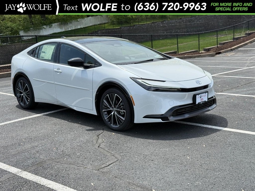 2025 Toyota Prius Limited's photo