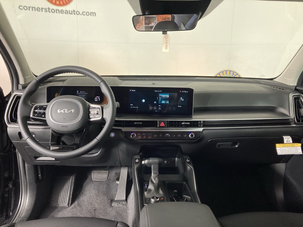 2025 Kia Sorento S photo 6
