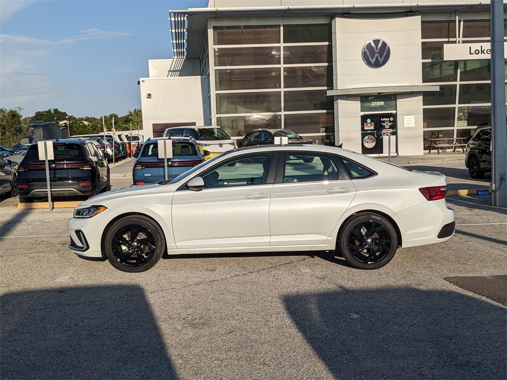 2025 Volkswagen Jetta 1.5T SE photo 4