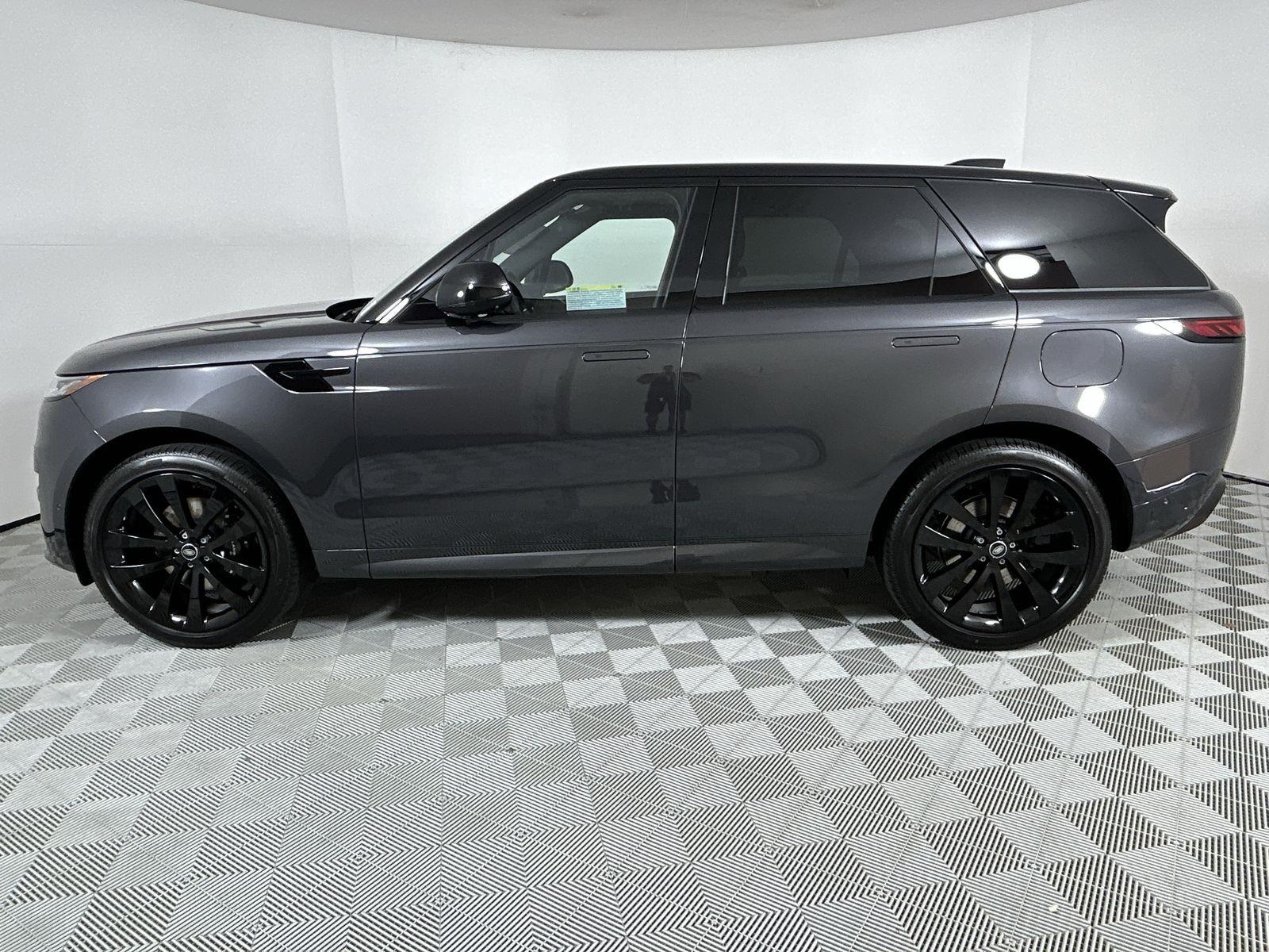 2025 Land Rover Range Rover Sport SE photo 2