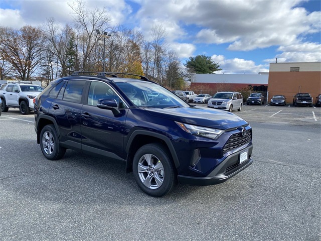 2025 Toyota RAV4 XLE's photo