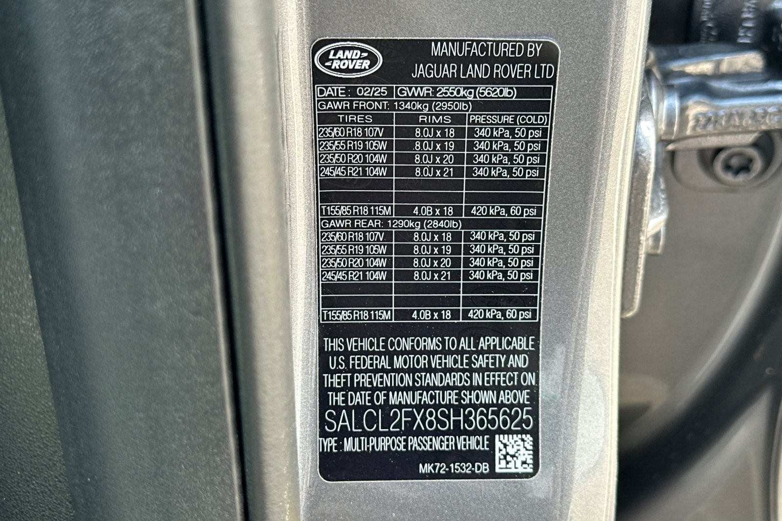 2025 Land Rover Discovery Sport SE photo 29