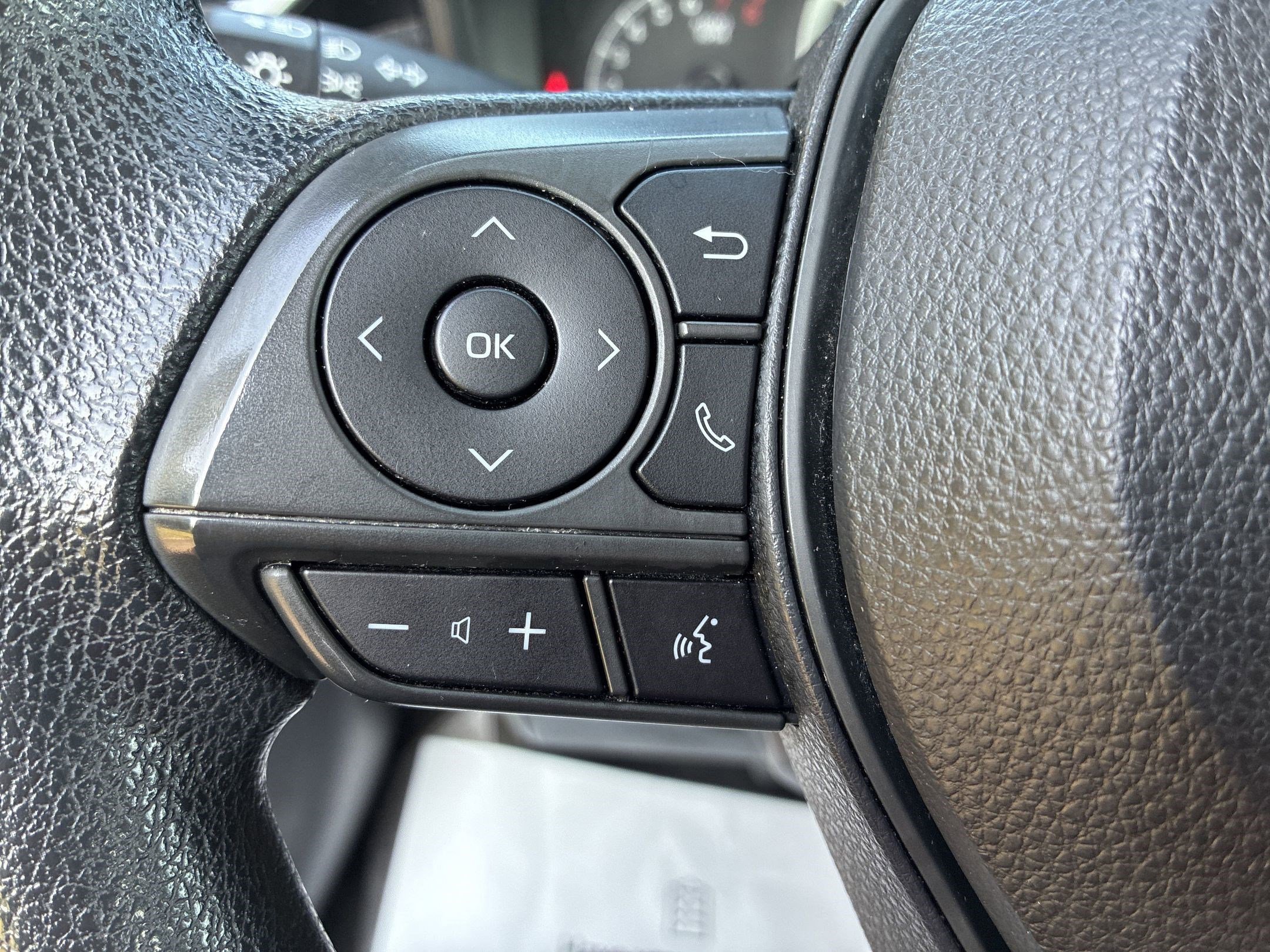 2021 Toyota Corolla LE photo 14
