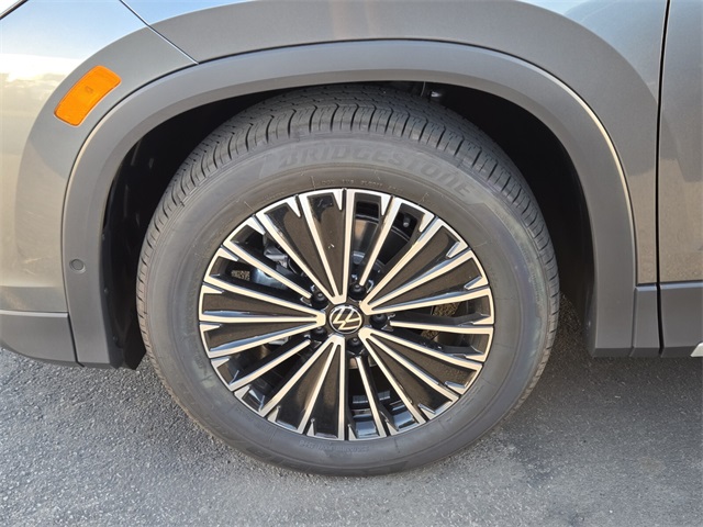 2025 Volkswagen Tiguan S photo 3