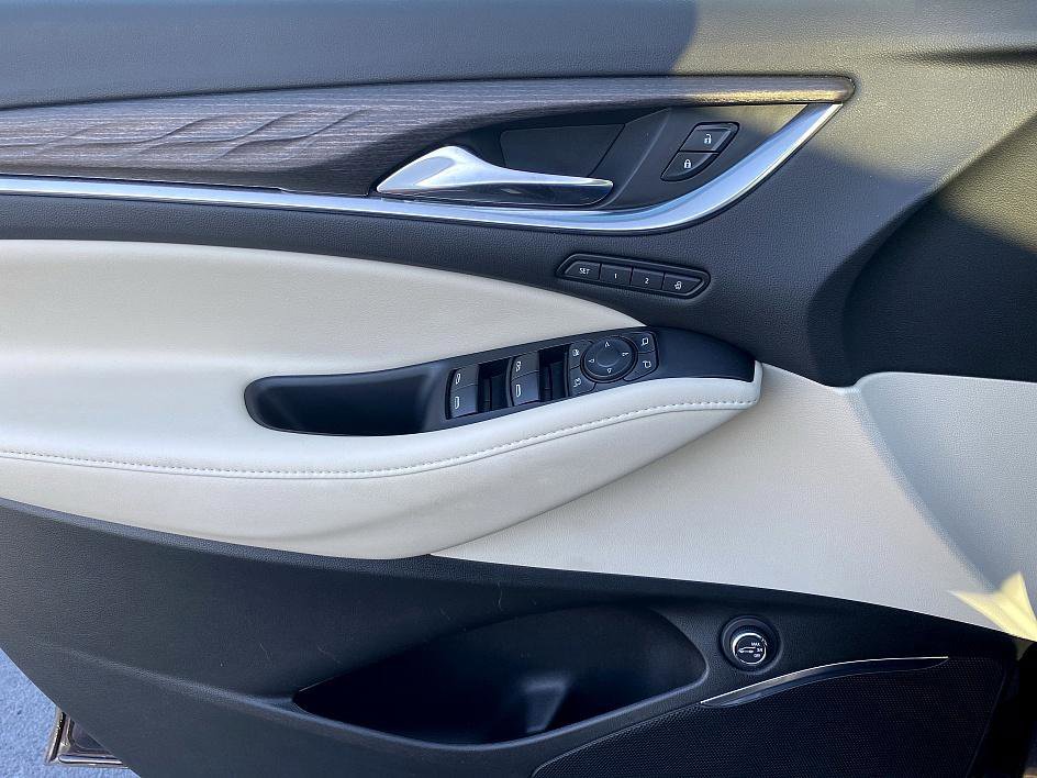 2024 Buick Enclave Avenir's photo