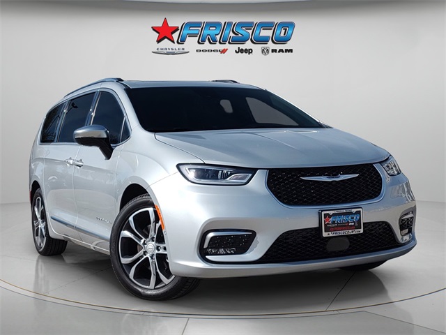 2026 Chrysler Pacifica Pinnacle's photo