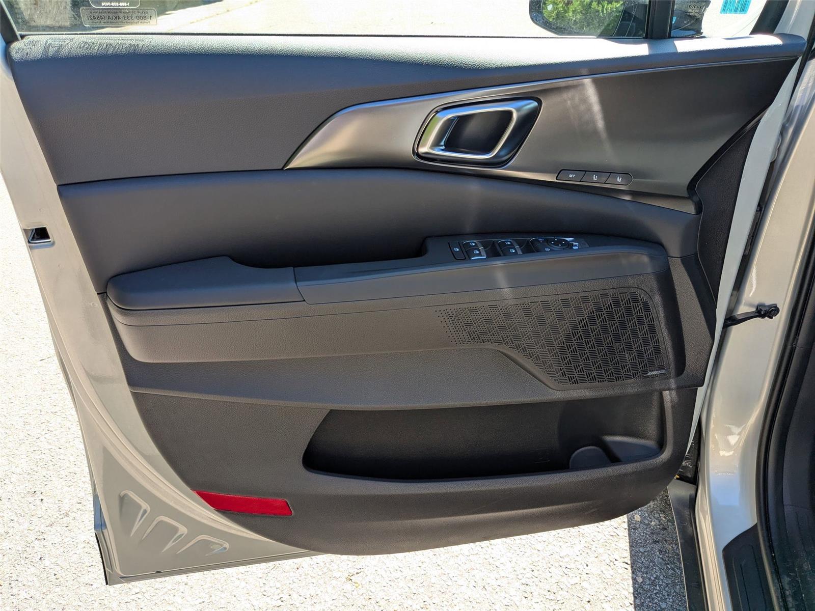 2025 Kia Carnival SX Prestige photo 11