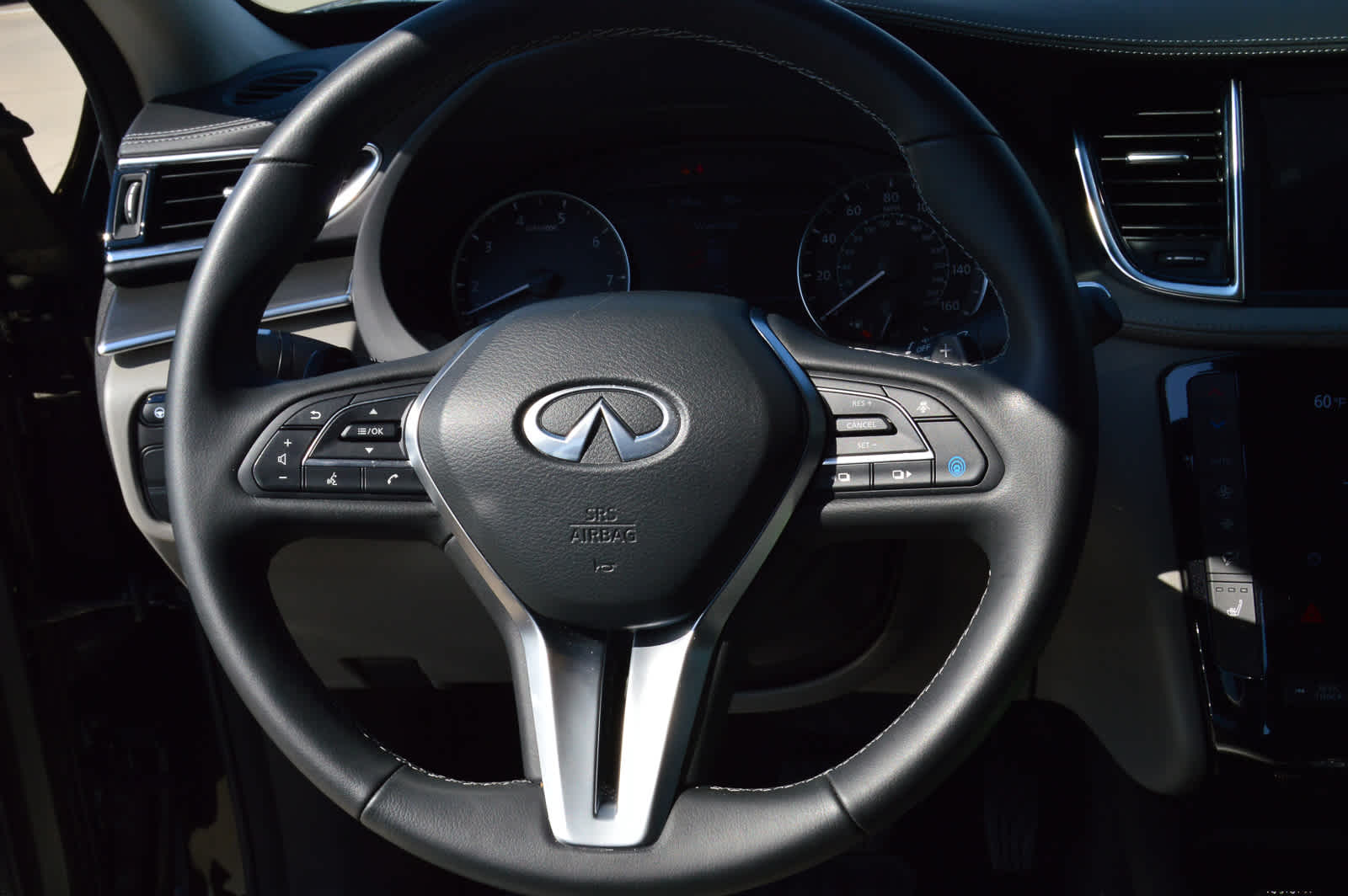 2025 Infiniti QX50 Luxe photo 18