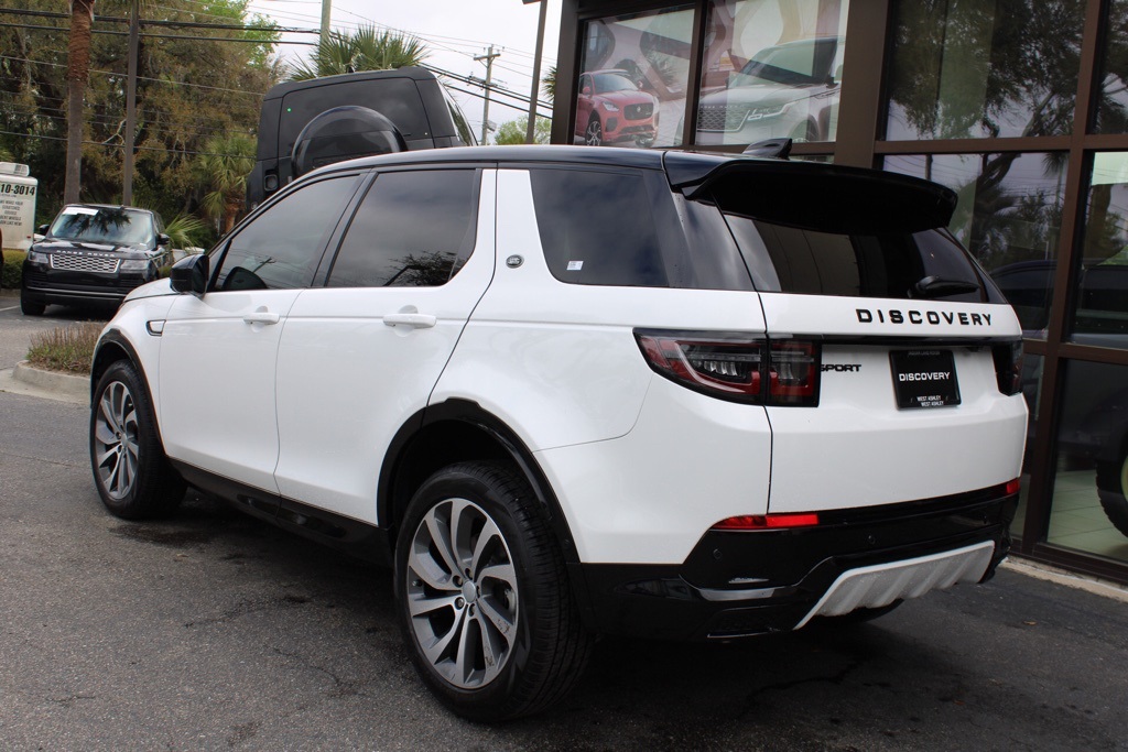 2024 Land Rover Discovery Sport SE photo 3