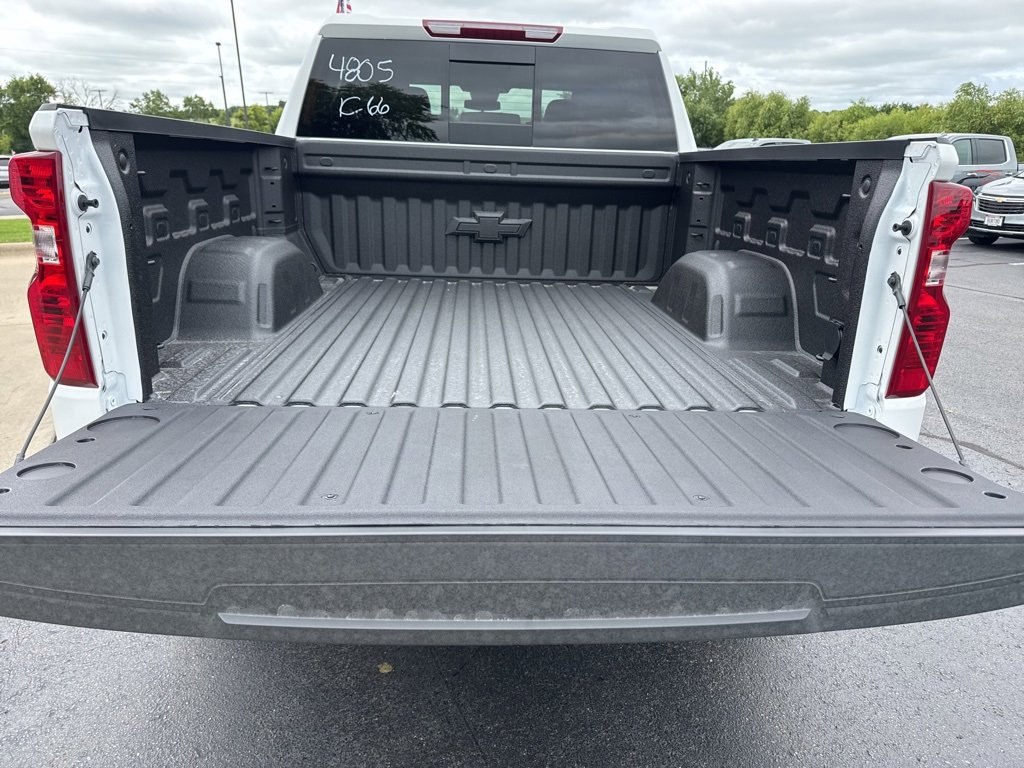 2026 Chevrolet Silverado 1500 LT photo 18