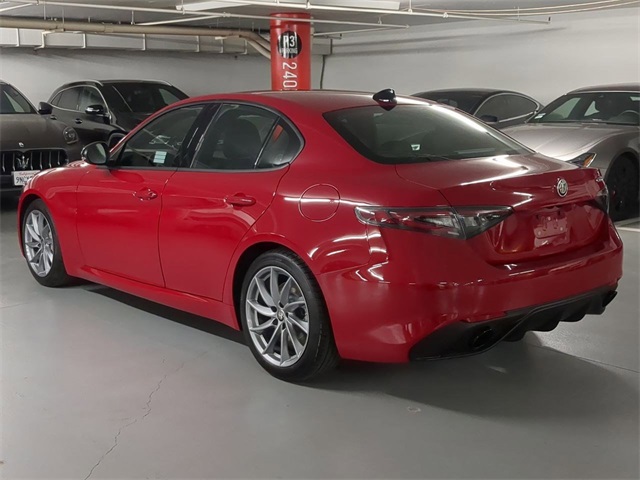 2025 Alfa Romeo Giulia Base photo 5
