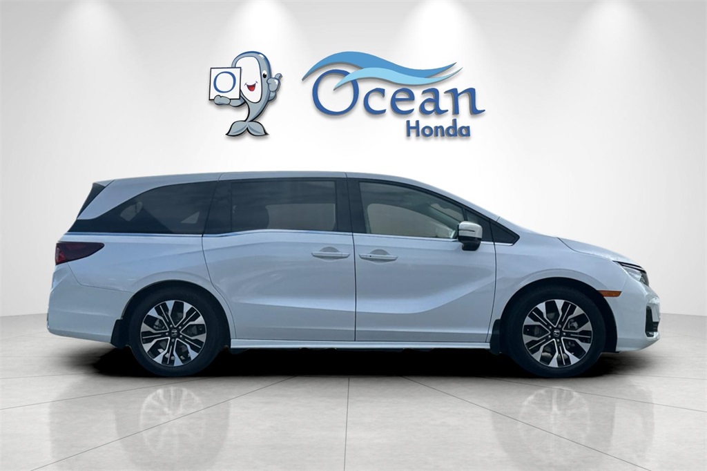 2025 Honda Odyssey Elite photo 3