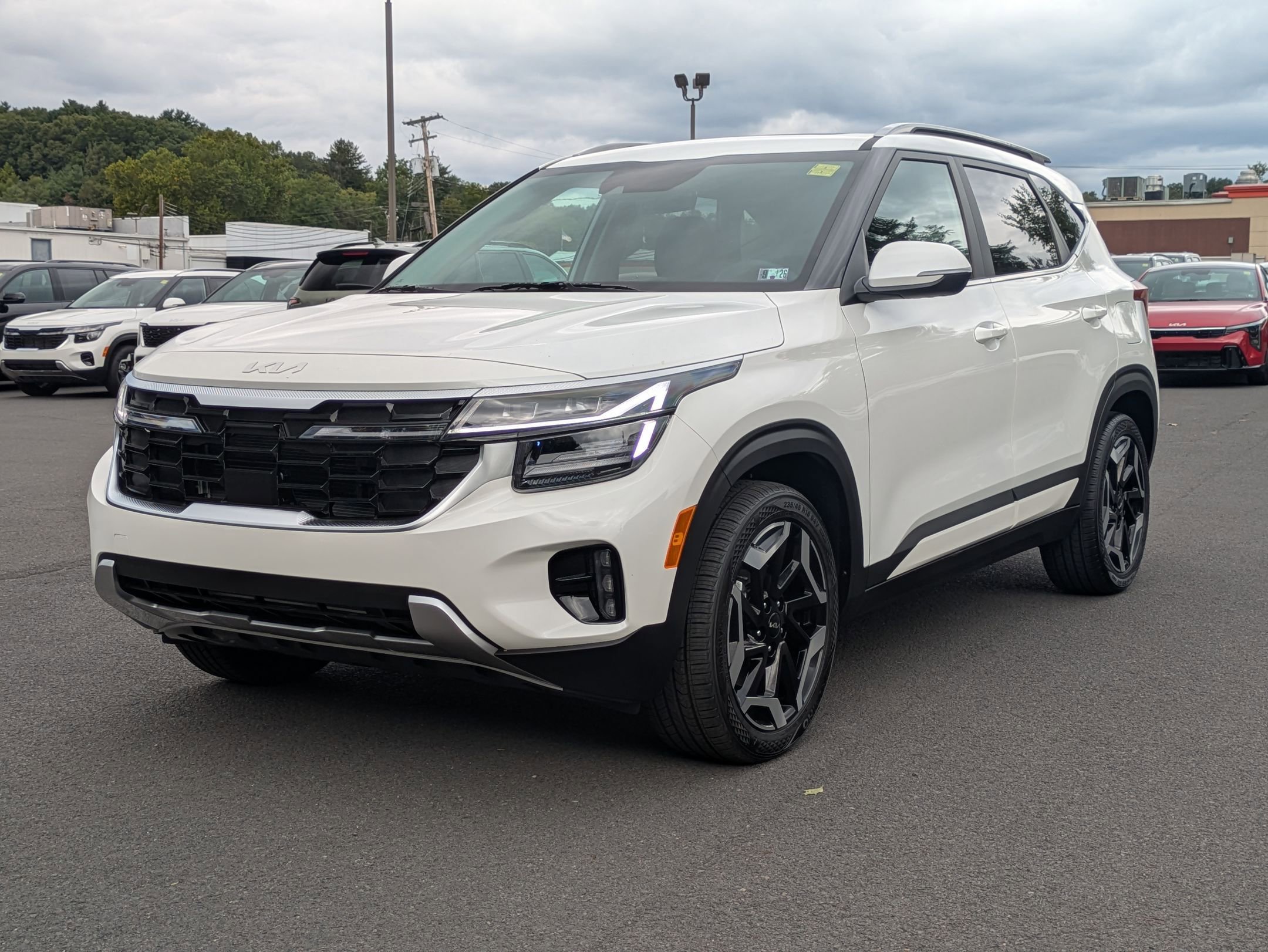 2026 Kia Seltos SX photo 3