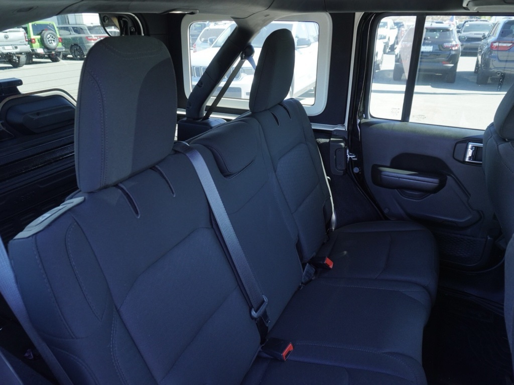 2019 Jeep Wrangler Sport S photo 22