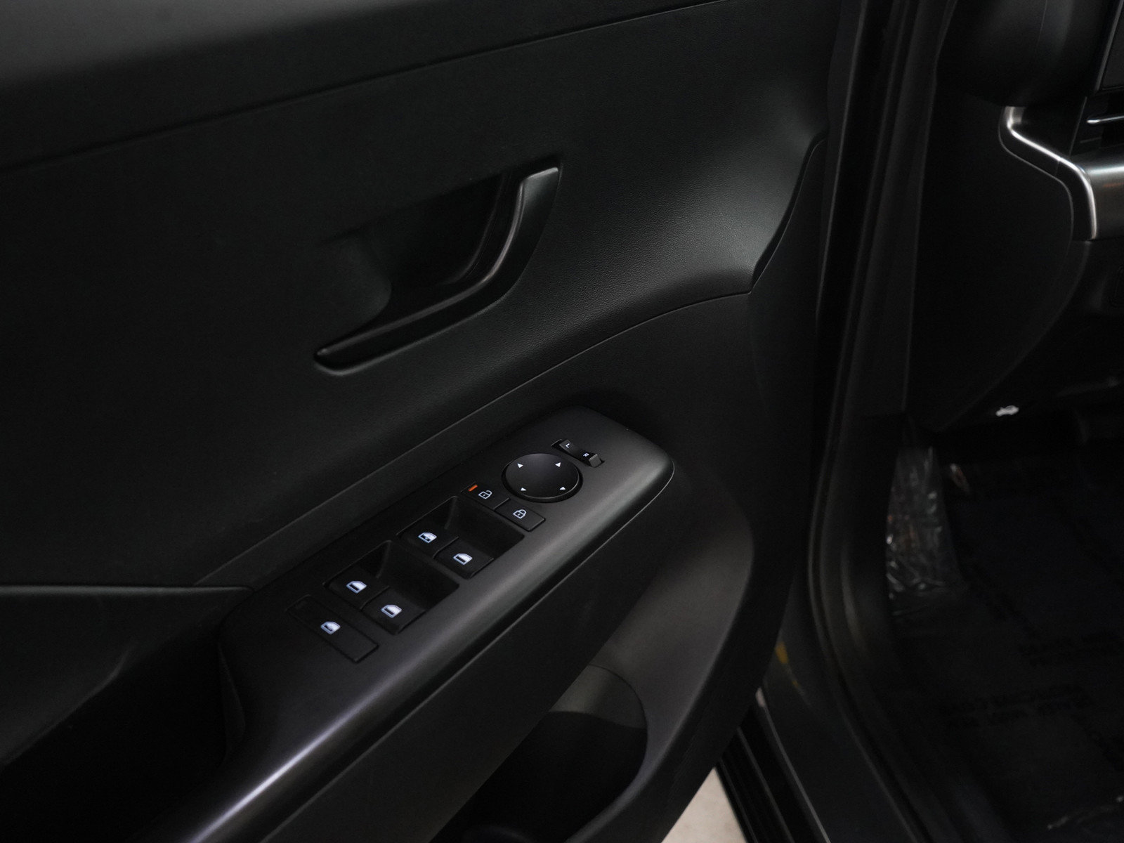 2024 Hyundai Kona SEL photo 16