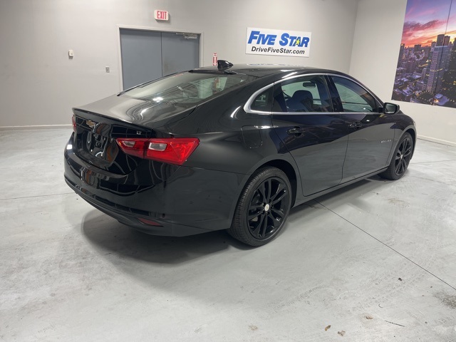 2024 Chevrolet Malibu 1LT photo 3