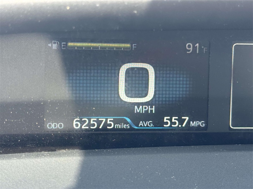 2021 Toyota Prius LE photo 25